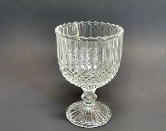 Vintage Klarglas Diamond Point Becher 6 "- Gerippte Sockelvase oder Kelch