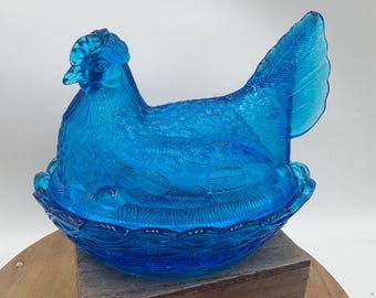 RARE Color Vintage LE Smith Horizon Blue Glass Hen On A Nest 6" Blue teal aqua MCM Kitsch
