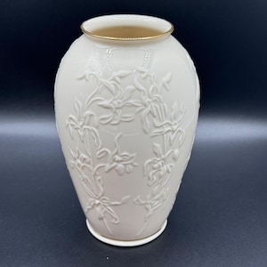LENOX Masterpiece 24K Gold Trimmed Ivory Porcelain Vase Raised Iris Design 7.5&quot; Made in USA  ivory cream gold