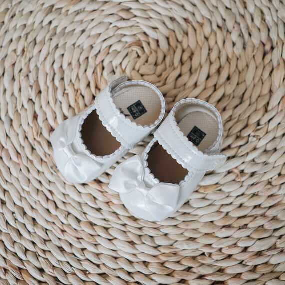 baby girl white patent leather shoes
