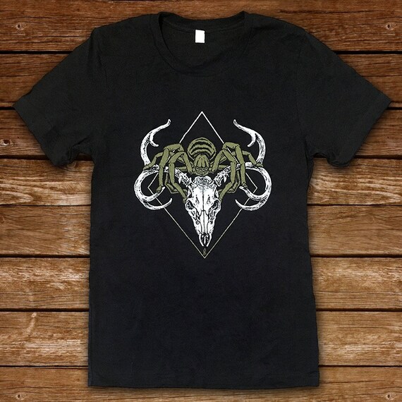 Spider on Deer Skull Vintage Style T 