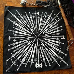Armi medievali BANDANA, sciarpa/fazzoletto, black metal dungeons & dragons fantasy art, spade asce da battaglia morningstar mazze pugnali