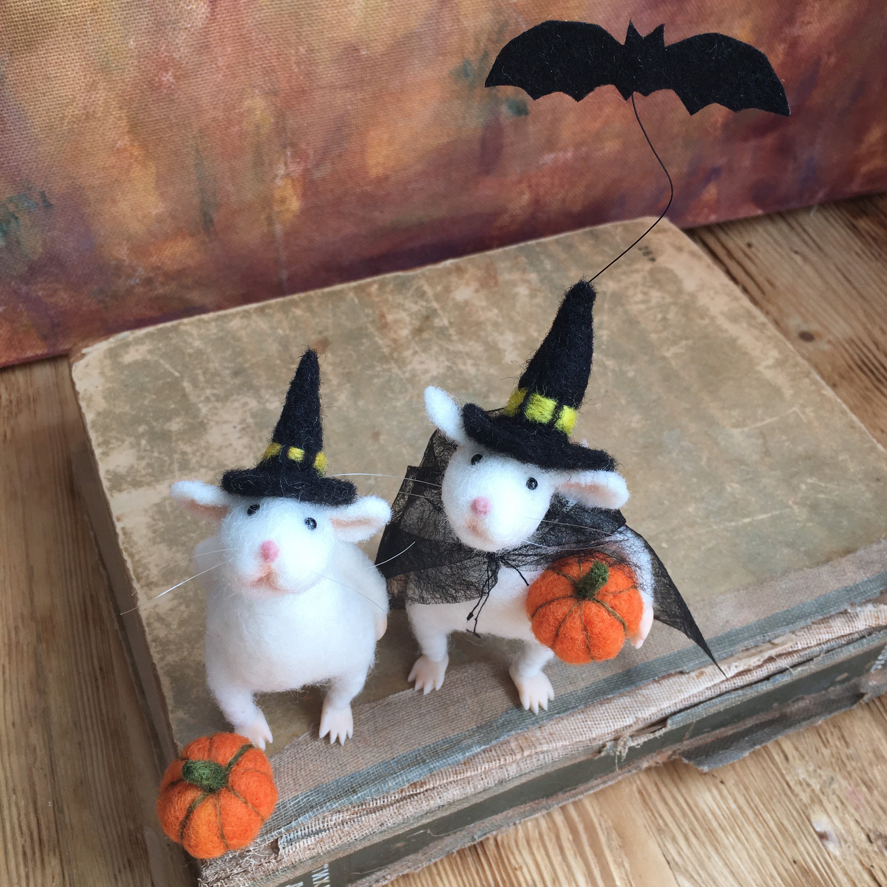Felted Halloween mouse with bat and pumpkin. Felt white mouse Etsy