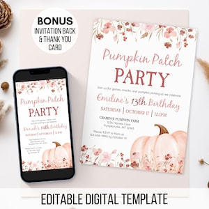 Puede incluir: Una plantilla de invitación digital para una fiesta de calabazas con fondo blanco, detalles florales rosas y una ilustración de calabaza. El texto incluye detalles del evento, fecha, hora y lugar. Un teléfono inteligente muestra el diseño.