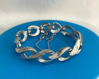 Vintage Monet Bracelet Brushed Silver Tone Open Links Safety Chain 7”