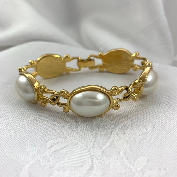 Vintage Bracelet Marvella Large Faux Pearl Cabochon Links Gold Tone