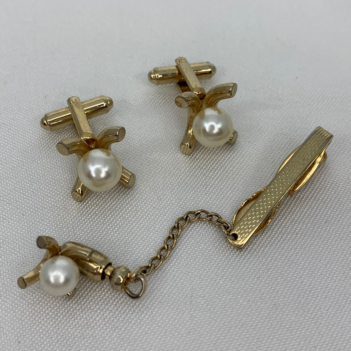 Vintage Hickok Tie Clip Cuff Link Set Faux Pearls Tie Clip Dangle Gold