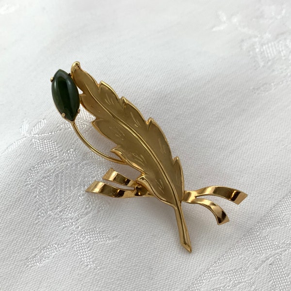 Vintage Brooch Nephrite Jade Stone Brushed Polished Finish Leaf 1/20 12Kt. Gold Filled