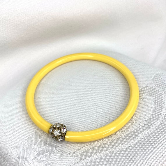 Vintage Bakelite Bracelet Bangle Creamed Corn Cle… - image 1