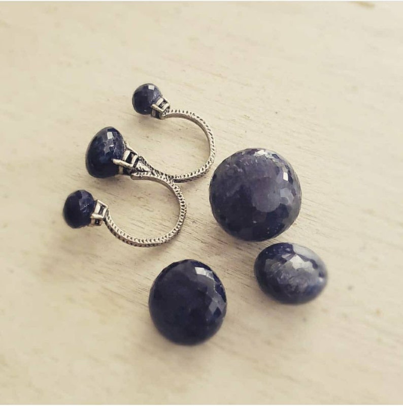 Three Stone Saphire Adjustable Ring.