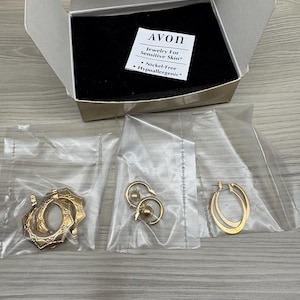 Vintage ongeopende set oorringen van Avon
