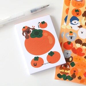 Cucciolo di torta di riso con blocco note di cachi / 50 fogli di note non appiccicose, bloc-notes, bloc-notes di carta, promemoria cucciolo, promemoria cane, promemoria frutta, promemoria carino