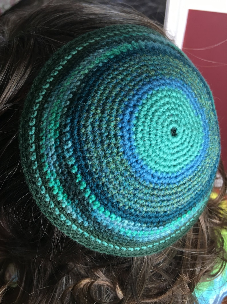 Blue & Green Variegated Kippot Mint center &blue