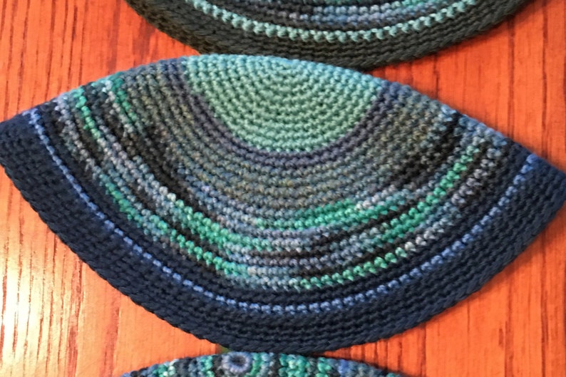 Blue & Green Variegated Kippot image 5