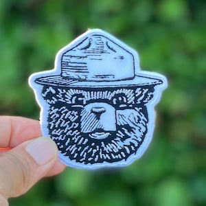 Hiking Embroidered Patch - Outdoors Mountain Bear