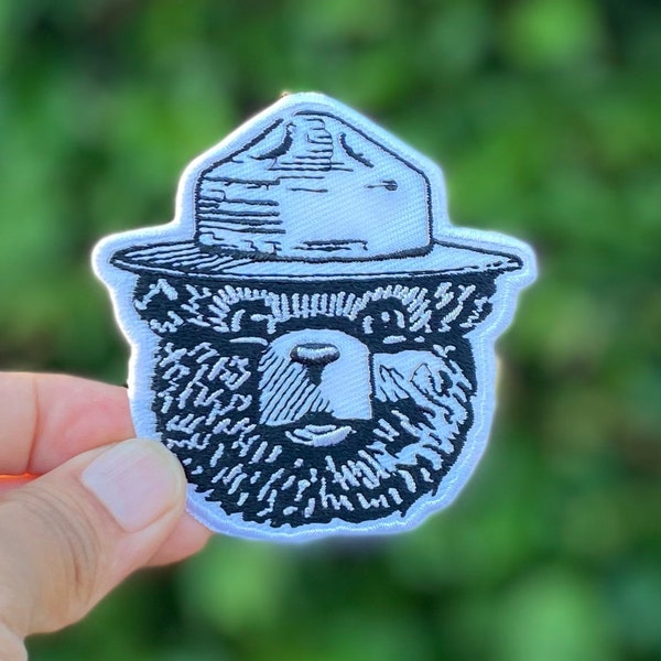 Hiking Embroidered Patch - Outdoors Mountain Bear