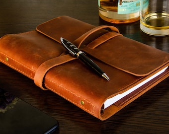 Carnet en cuir A5 rechargeable avec personnalisation, Journal en cuir réutilisable avec boucle pour stylo, Carnet de voyageurs, carnet sur une sangle