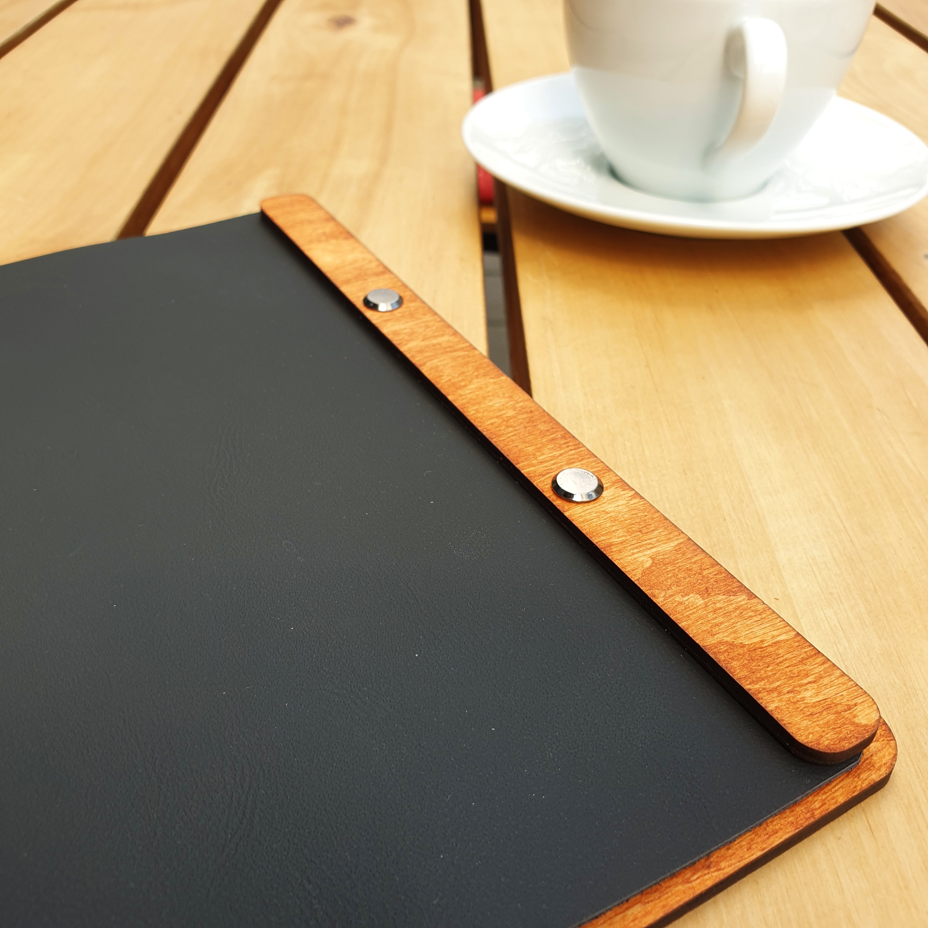 Iplusmile Menühalter PU-Leder - Gästemappe Mit Stifthalter Für Restaurant