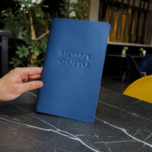 Portamenús de cuero, A4 o 8,5 x 11 pulgadas, plegado a la mitad, para cafeterías y bares, portamenús especial, libro de menú personalizado, diseño de menú de bebidas