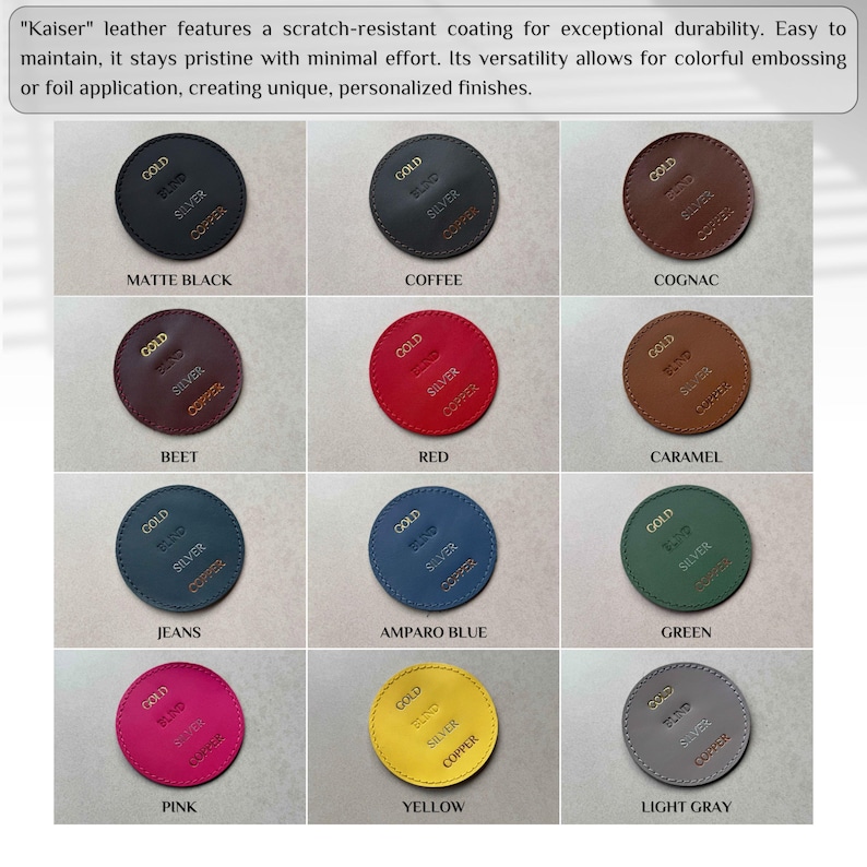 Puede incluir: Doce muestras de cuero en varios colores, incluyendo negro, marr&oacute;n, rojo, azul, verde, rosa, amarillo y gris. Cada muestra tiene una etiqueta dorada, plateada y cobriza con la palabra "GOLD" impresa en ella.
