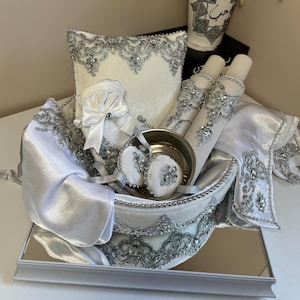 Silberweiße Spitzen-Henna-Box