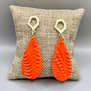 Polymer Clay Dangle Earrings; Textured Clay Dangle Earrings; Retro Dangle Earrings; Teardrop Dangle Earrings; Bright Color Earrings