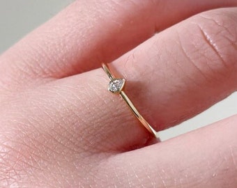 Diamond Pear Ring, Solid 14k Gold Diamond Pear Shape Engagement Ring, Teardrop Ring, Diamond Minimalist, Delicate Pear Ring