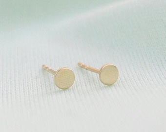 Small Disc Stud Earrings, 14K Gold Circle Studs, 8mm Circle Earrings, Geometric Earrings, Tiny Disc Earrings, Round Flat Studs, Womens Gift