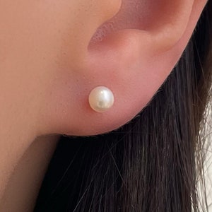 14k Gold Pearl Stud Earrings