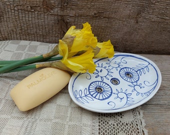 Oval white and blue handmade potteries Delft style hand painted soap dish with drain. Bathroom accessory. Sponge holder.