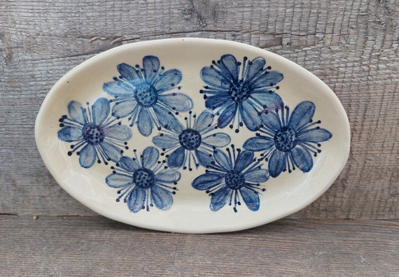 手づくり楕円形陶器皿 模様入り