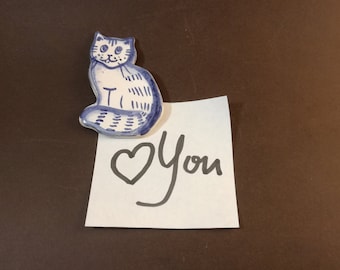 Handmade pottery hand painted Delft Blue Cat magnet, Housewarming Cat lovers gift, Striped cat, Blue and white