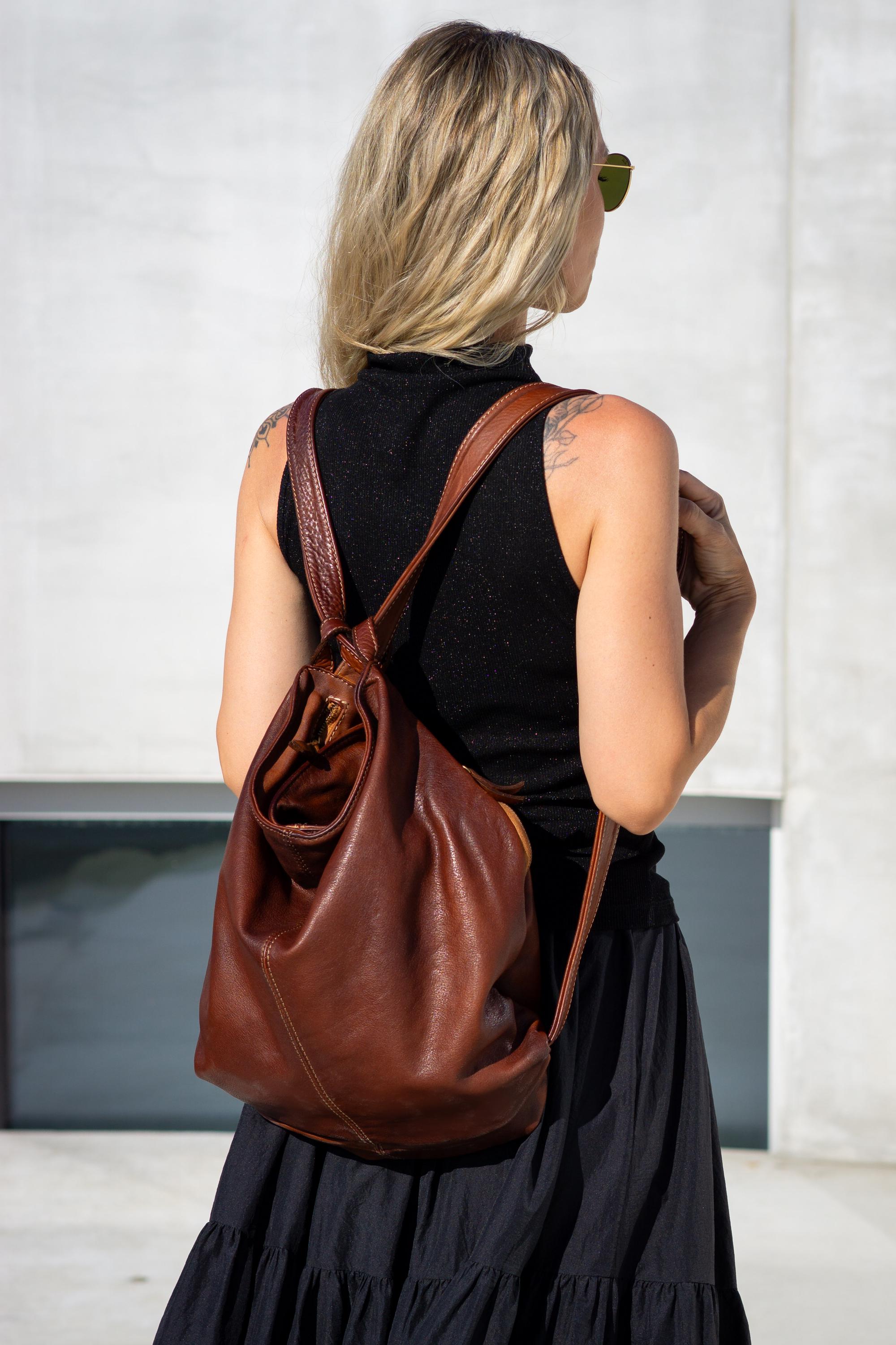 Women\'s Leather 2-in-1 Backpack Shoulder Bag Hobo Handmade in Italy Large Italian Washed Leather Convertible Backpack Purse and  main image 4