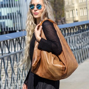 Soft and Spacious Leather Slouchy Hobo Bag - Perfect for Everyday Use, Handcrafted Large Leather Hobo Bag - Slouchy & Stylish Shoulder Bag