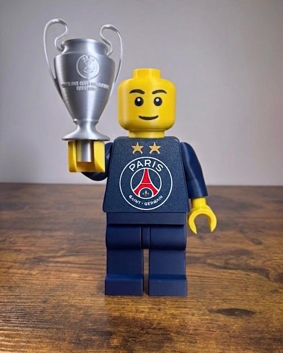 Figurine de 20 cm du PSG - version premium Champions d'Europe 2026 (Paris Saint-Germain)