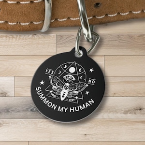 Placa de identificación para perro o gato de bruja - Placa de identificación para mascota personalizada - Placa de identificación para perro con el símbolo de Ouiji - Placa de identificación para mascota espeluznante - Placa de identificación para perro de Halloween