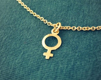 Pequeño colgante con símbolo femenino - Collar con símbolo de Venus - Collar dorado con símbolo femenino - Regalo para dama de honor - Colgante minimalista - Regalo para ella