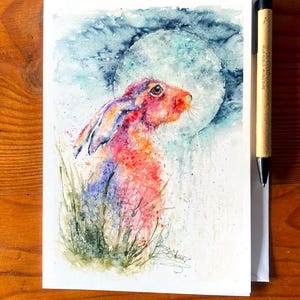 Biglietto di auguri con lepre che osserva la luna, biglietto di auguri con lepre, arte con lepre, arte della fauna selvatica, biglietto di auguri, biglietto d&#39;arte, biglietto di auguri di compleanno, biglietto vuoto, acquerello, stampa