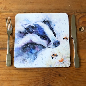Tapete de mesa Badgering the Bees, jogo americano de melamina, talheres, utensílios de cozinha em aquarela de texugo da Wildlife Artist Sandi Mower