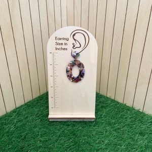 Earrings measuring display, jewelry displays measuring in Inches or cm.