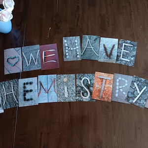 Temos banner de química - decoração de química - rochas científicas - ciências da terra - eu amo ciências - presente para amantes de ciências - sala de aula de ciências