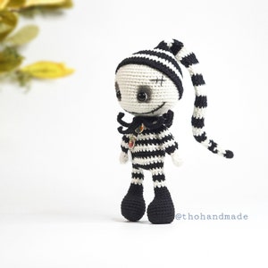 Jack Skellington gehäkelte Amigurumi Puppe, Häkelpuppe zu verkaufen. Amigurumi Gothic Puppe, Häkelpuppe gefüllt, Amigurumi Horror Puppe, Plüschtiere Bild 4