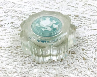 Vintage small jewelry box Round plexiglass box Powder puff box of clear plexiglass Plastic box Transparent box container with white rose