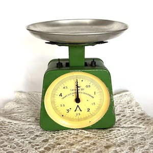 Vintage Green Kitchen Scale: Mid-Century Rustic Decor