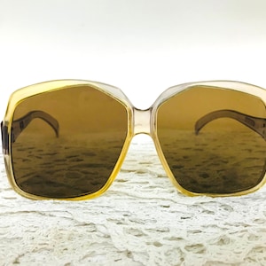 Vintage Unisex Sunglasses: Retro Fashion Eyeglasses