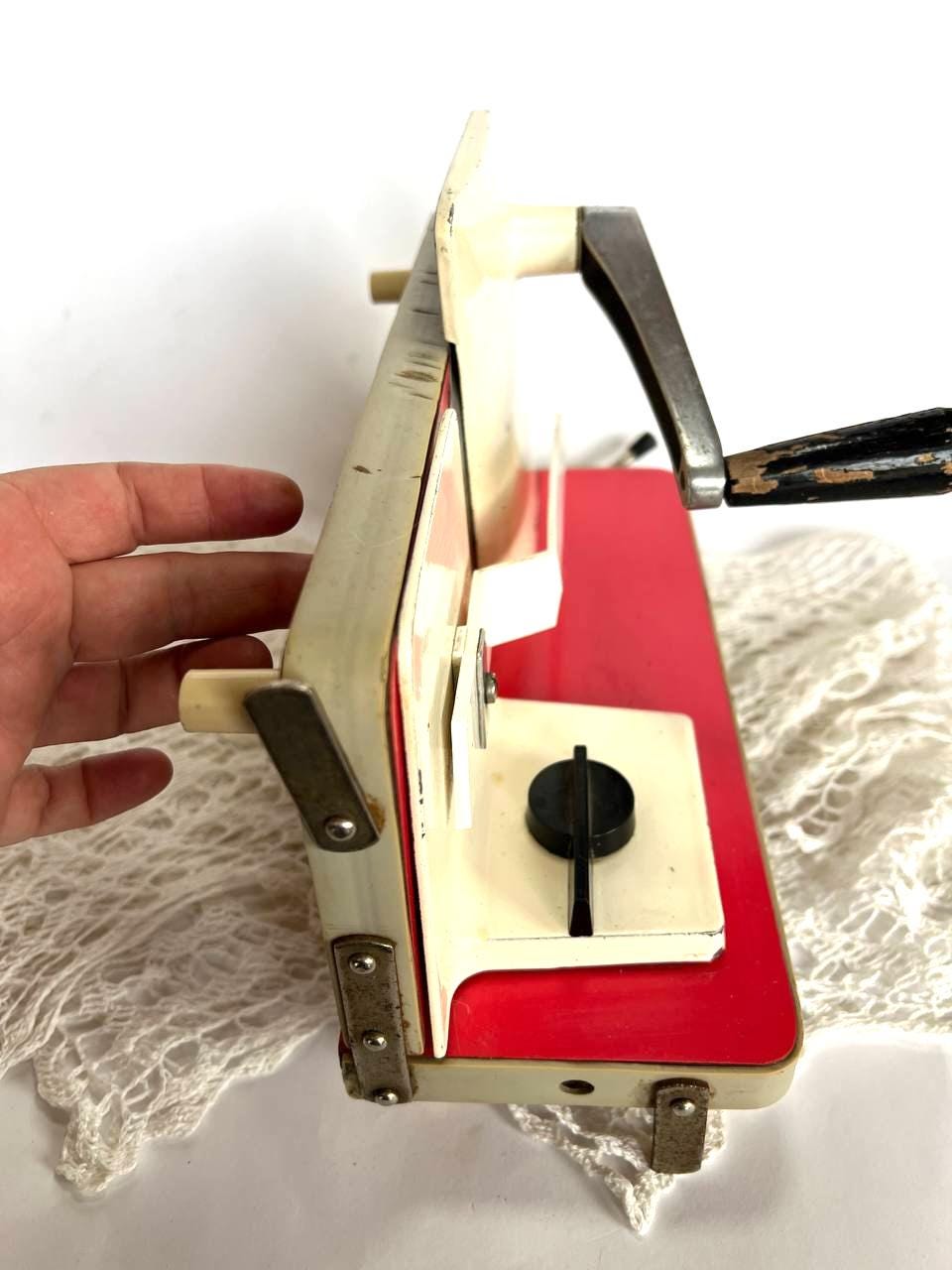 ヴィンテージドイツ製パンスライサー：手動キッチンマシン、1970