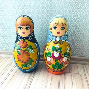 Large russian matryoshka Wooden nesting dolls Matryoshka doll Vintage wooden figurine of folk art Hand painted Russian style wooden figurine