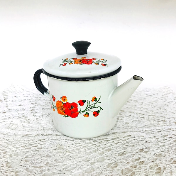 Vintage white enameled kettle pitcher 0.5 l Kitchen enamel coffee pot Metal teapot Kitchen container Country cottage Garden farmhouse decor