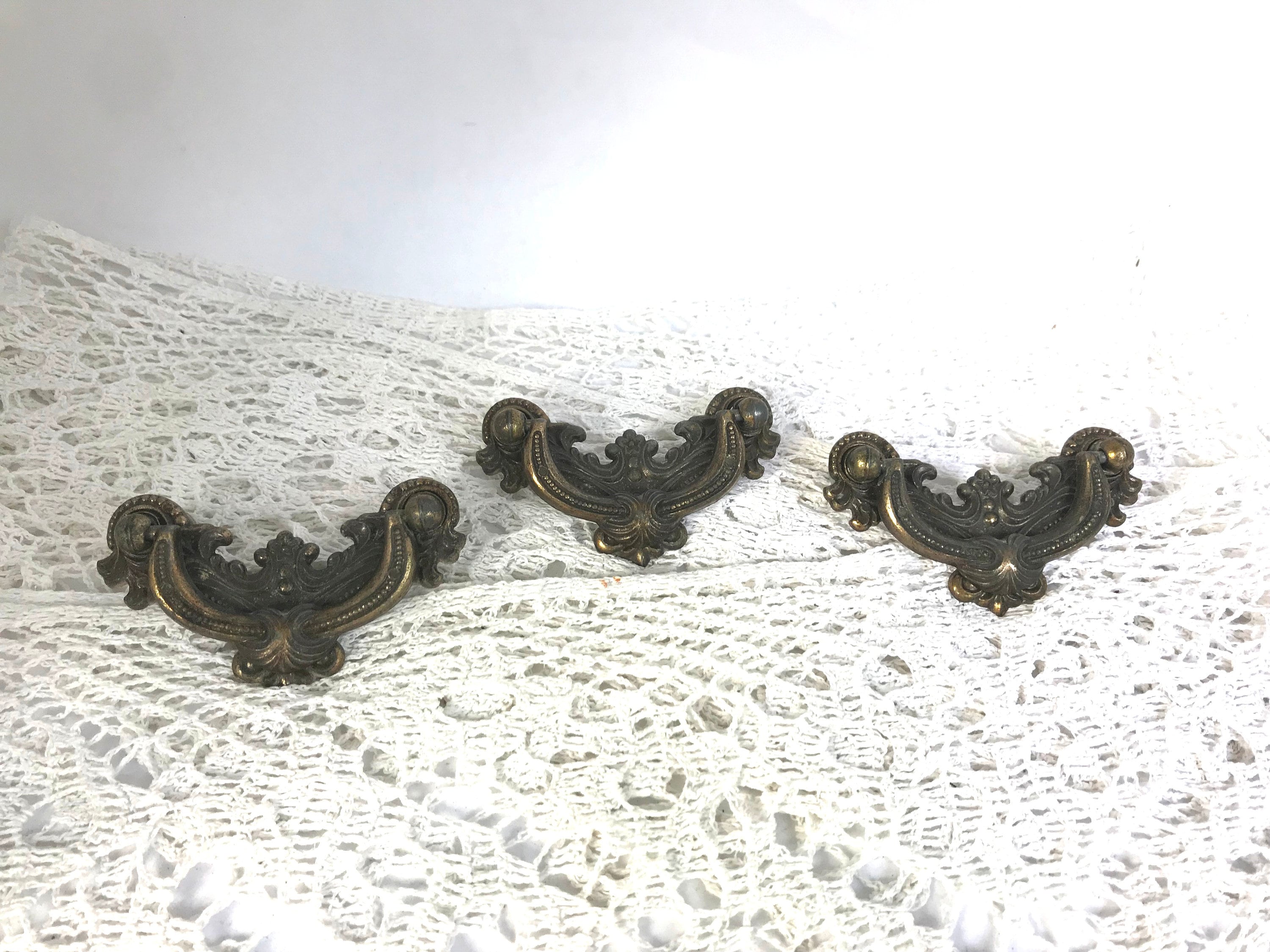 Commode Set Handle Set of 3 Vintage Drawer Handles Metal Shabby Commode Bureau - Etsy
