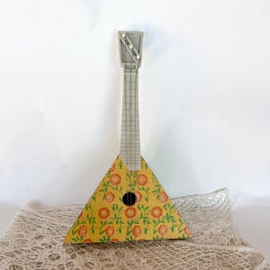 Vintage children&#39;s toy balalaika 3 String Retro mini russian musical instrument Home decore Collectibles folk musical Decorative musical